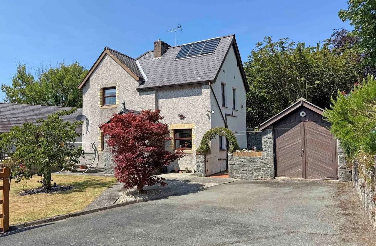3 bed house for sale, Bryn Road, Llanfairfechan, LL33