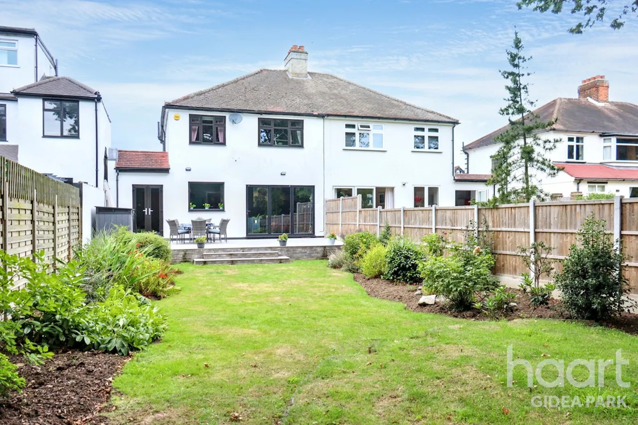 Netherpark Drive, Gidea Park, RM2, photo 18