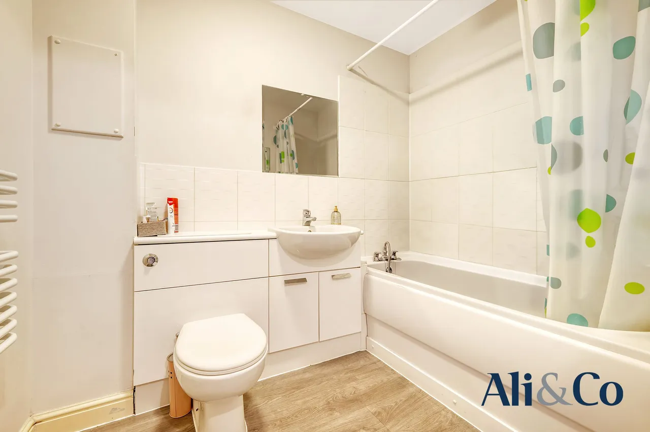 Argent Court, Grays, Essex, RM17 6QT, photo 9