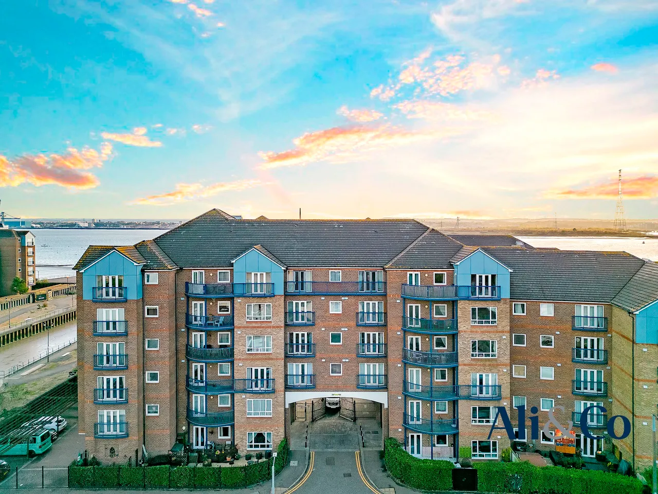 Argent Court, Grays, Essex, RM17 6QT, photo 4