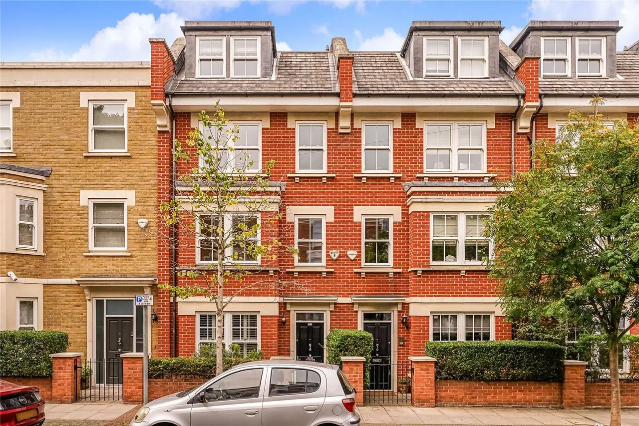 5 bed house to rent, Rosenau Road, Battersea, SW11