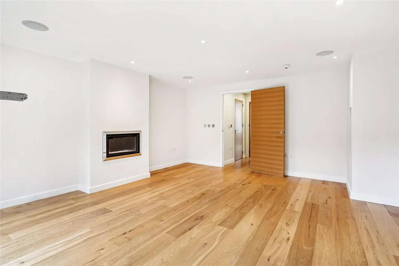 Rosenau Road, Battersea, SW11, photo 7