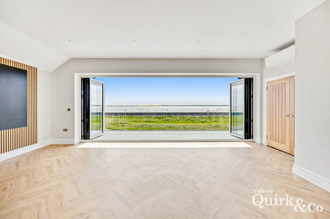 Eastern Esplanade, Canvey Island, SS8, photo 3