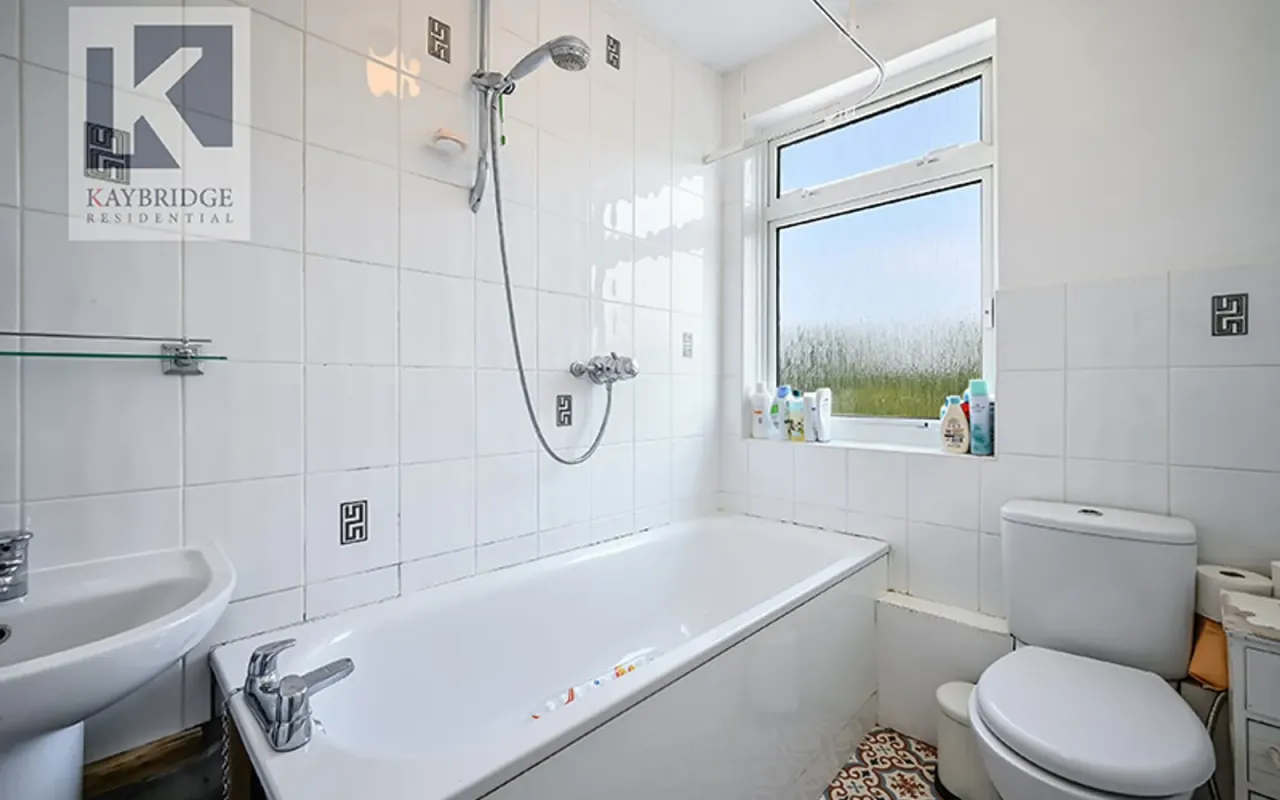 Ardrossan Gardens, Worcester Park, KT4, photo 8