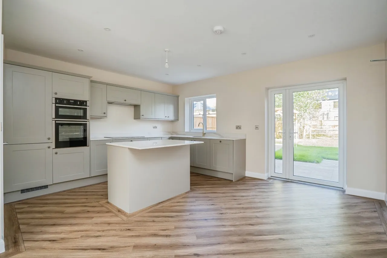 Orchard Close, Bosham, PO18, photo 4