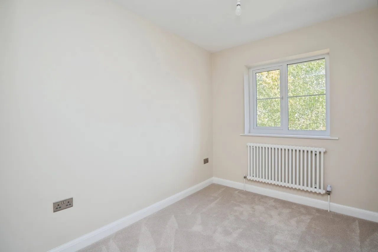 Orchard Close, Bosham, PO18, photo 14