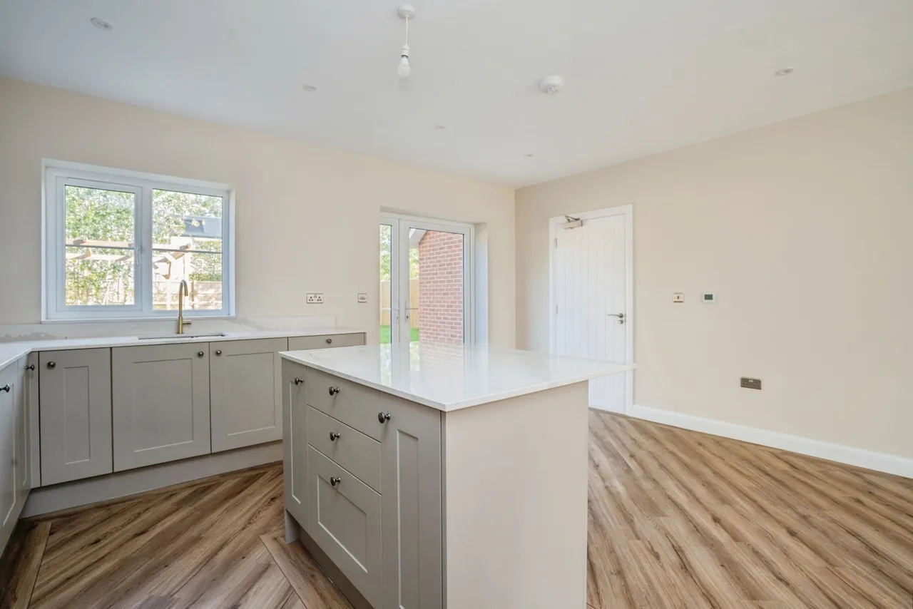 Orchard Close, Bosham, PO18, photo 19
