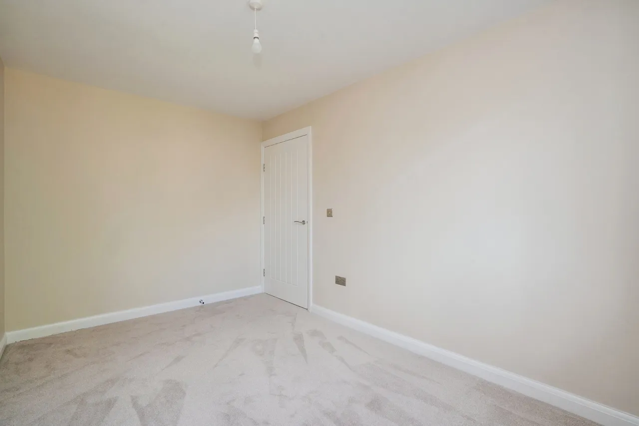 Orchard Close, Bosham, PO18, photo 16