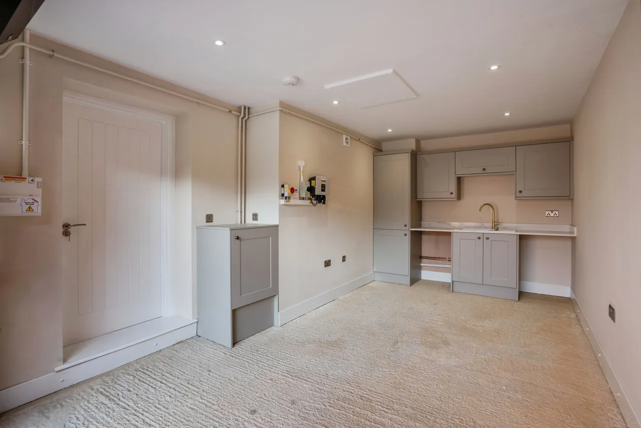 Orchard Close, Bosham, PO18, photo 12