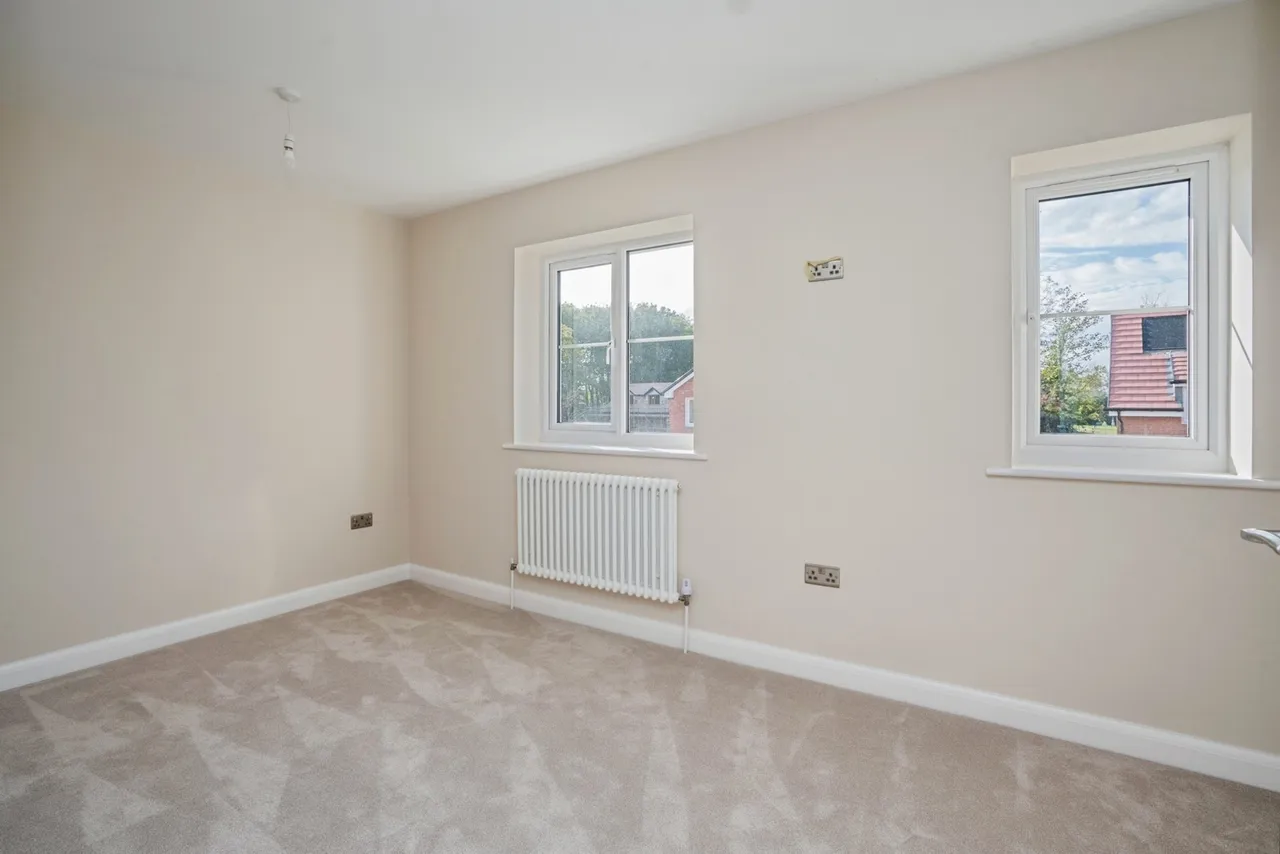 Orchard Close, Bosham, PO18, photo 17
