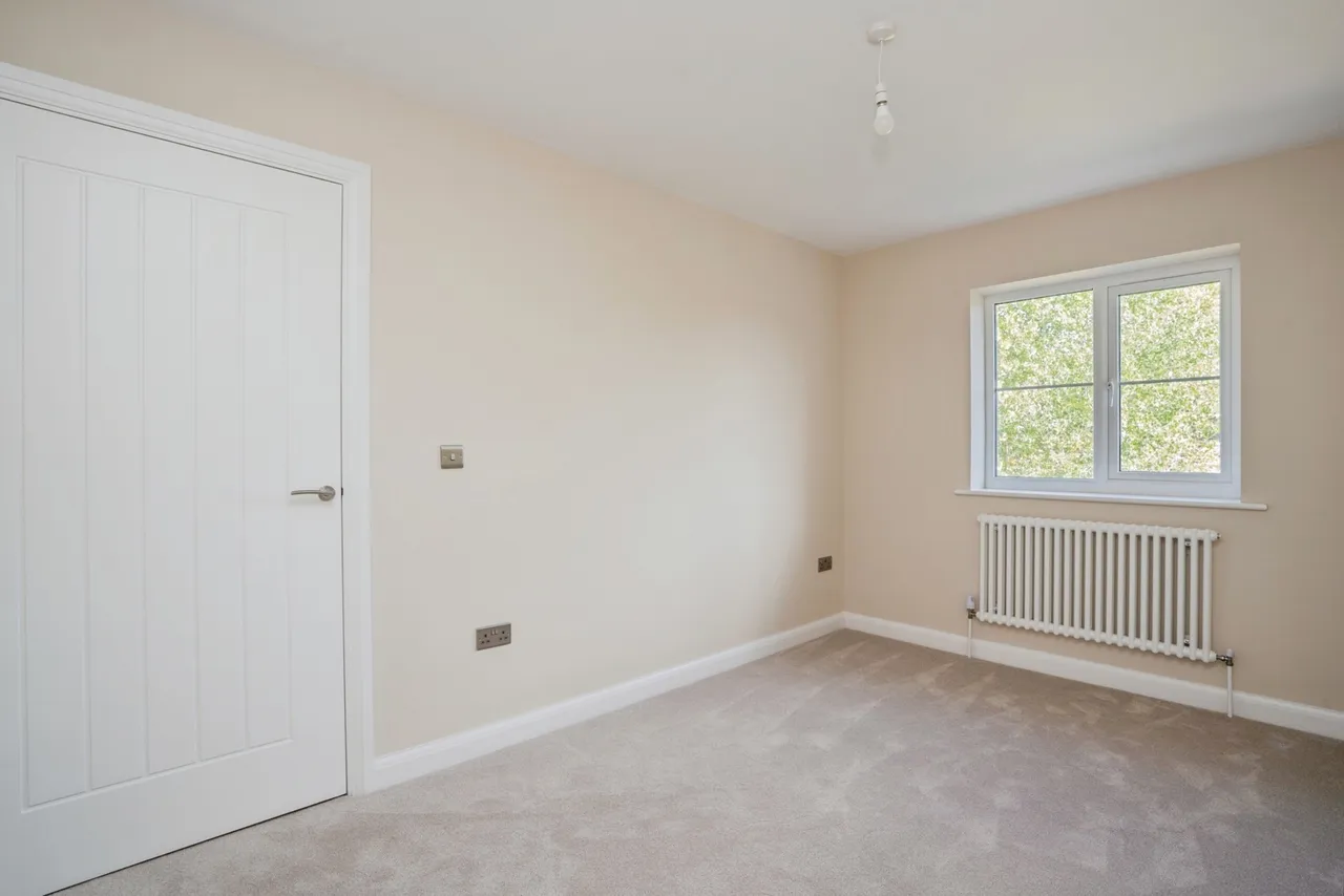 Orchard Close, Bosham, PO18, photo 8