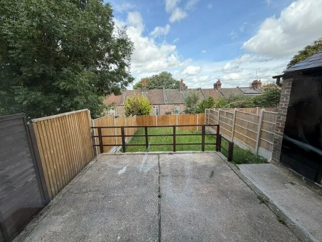 Russell Rise, Luton, Beds, photo 7