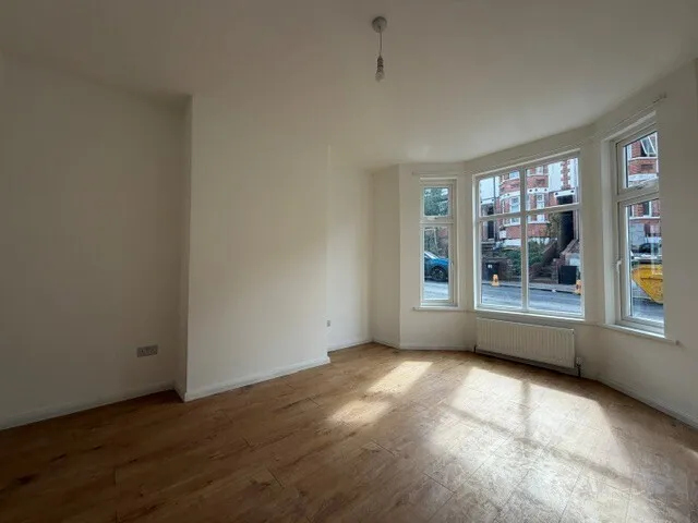 Russell Rise, Luton, Beds, photo 3