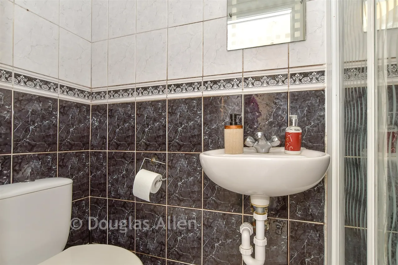 Blythswood Road, Seven KIngs, IG3, photo 18