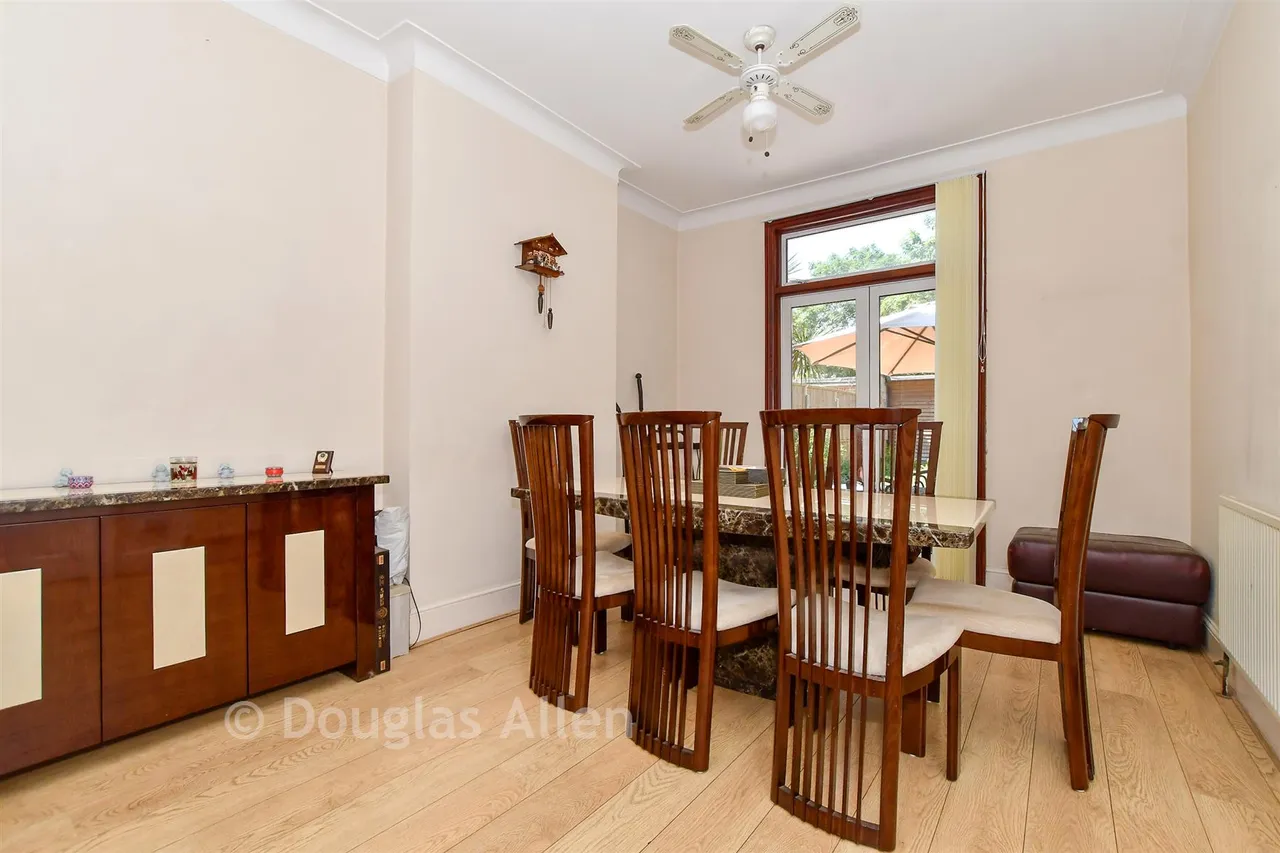 Blythswood Road, Seven KIngs, IG3, photo 16