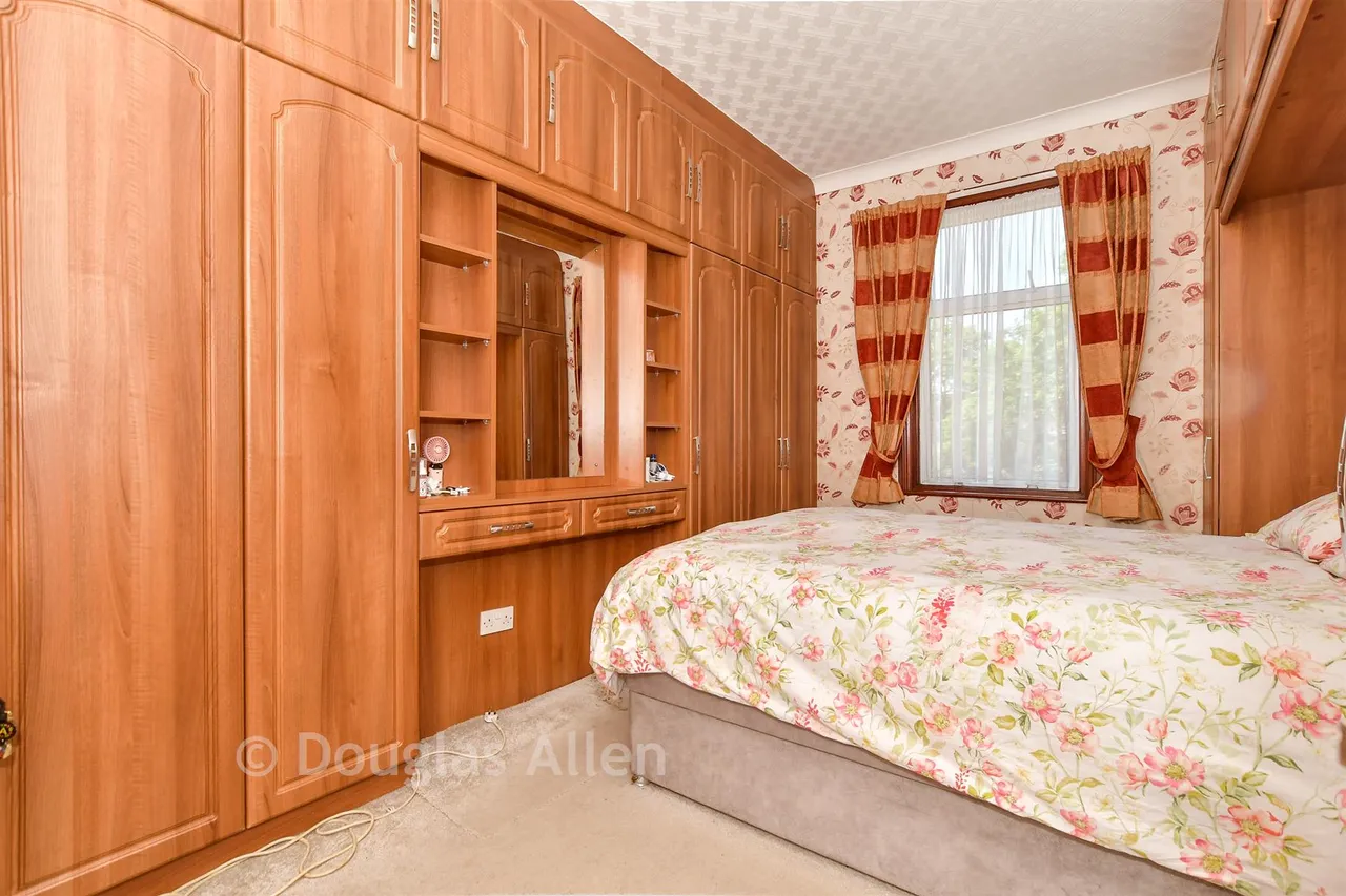 Blythswood Road, Seven KIngs, IG3, photo 11