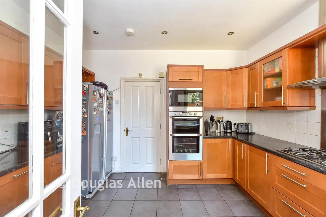 Blythswood Road, Seven KIngs, IG3, photo 17