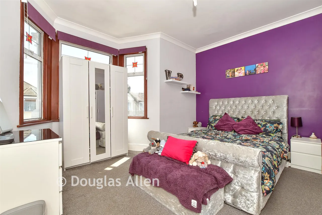 Blythswood Road, Seven KIngs, IG3, photo 10