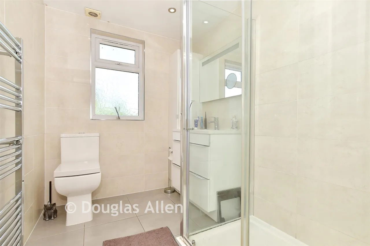 Blythswood Road, Seven KIngs, IG3, photo 7