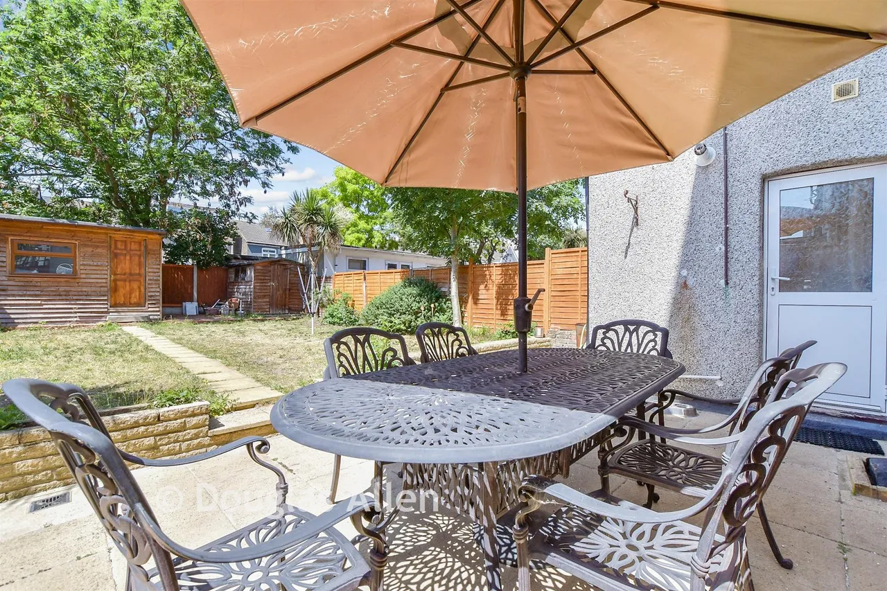 Blythswood Road, Seven KIngs, IG3, photo 5