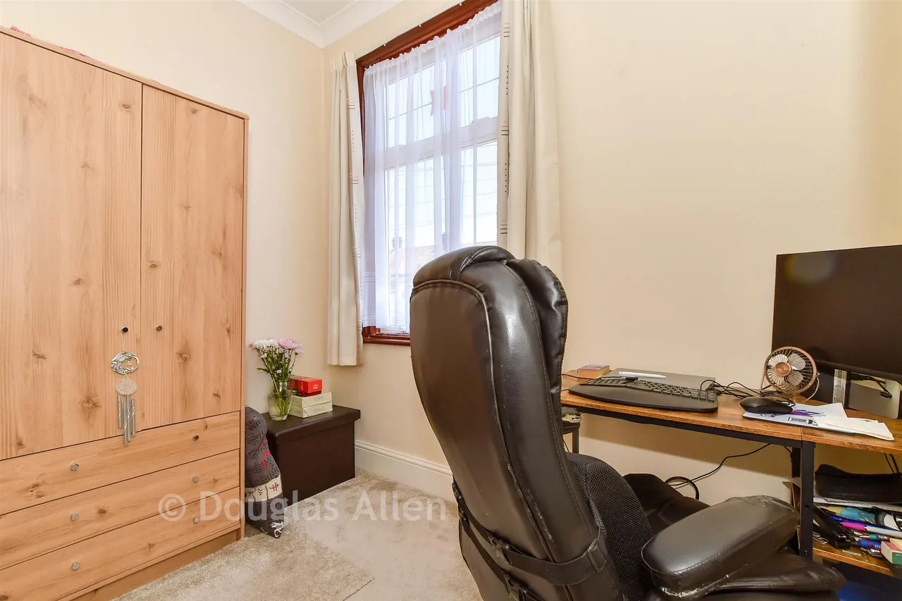 Blythswood Road, Seven KIngs, IG3, photo 13