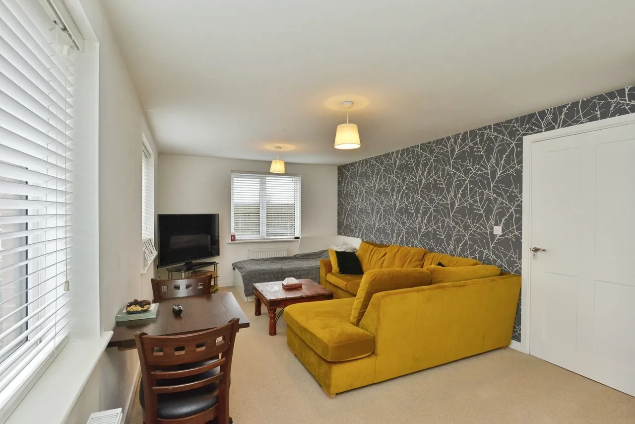 Apollo Avenue, Fairfields, Milton Keynes, Buckinghamshire, MK11, photo 4