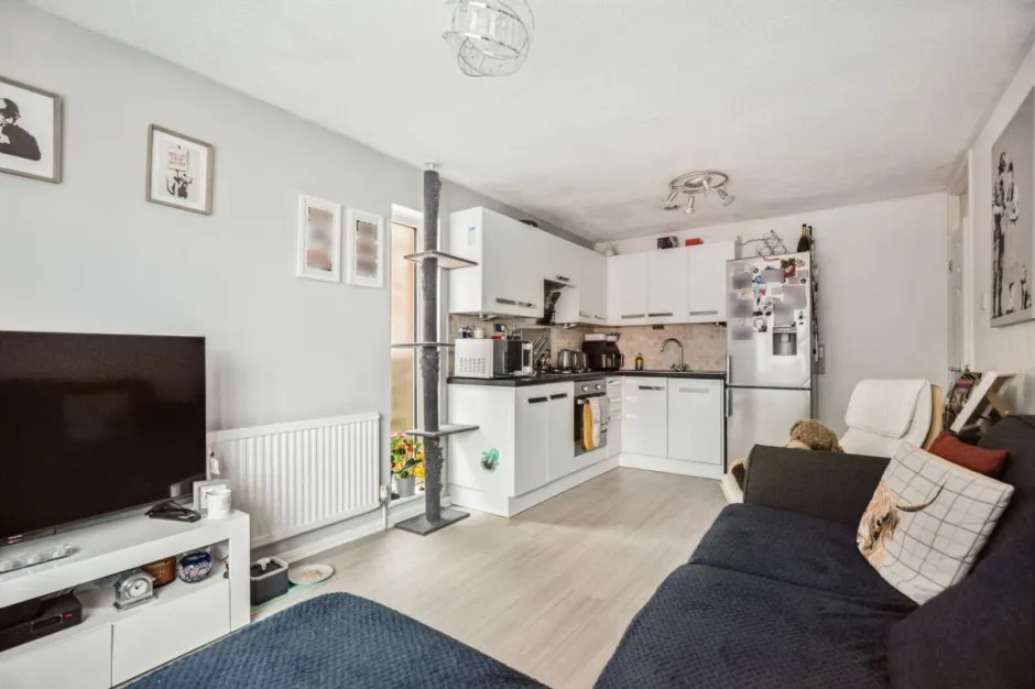 Hetherington Way, Ickenham, UB10, photo 5