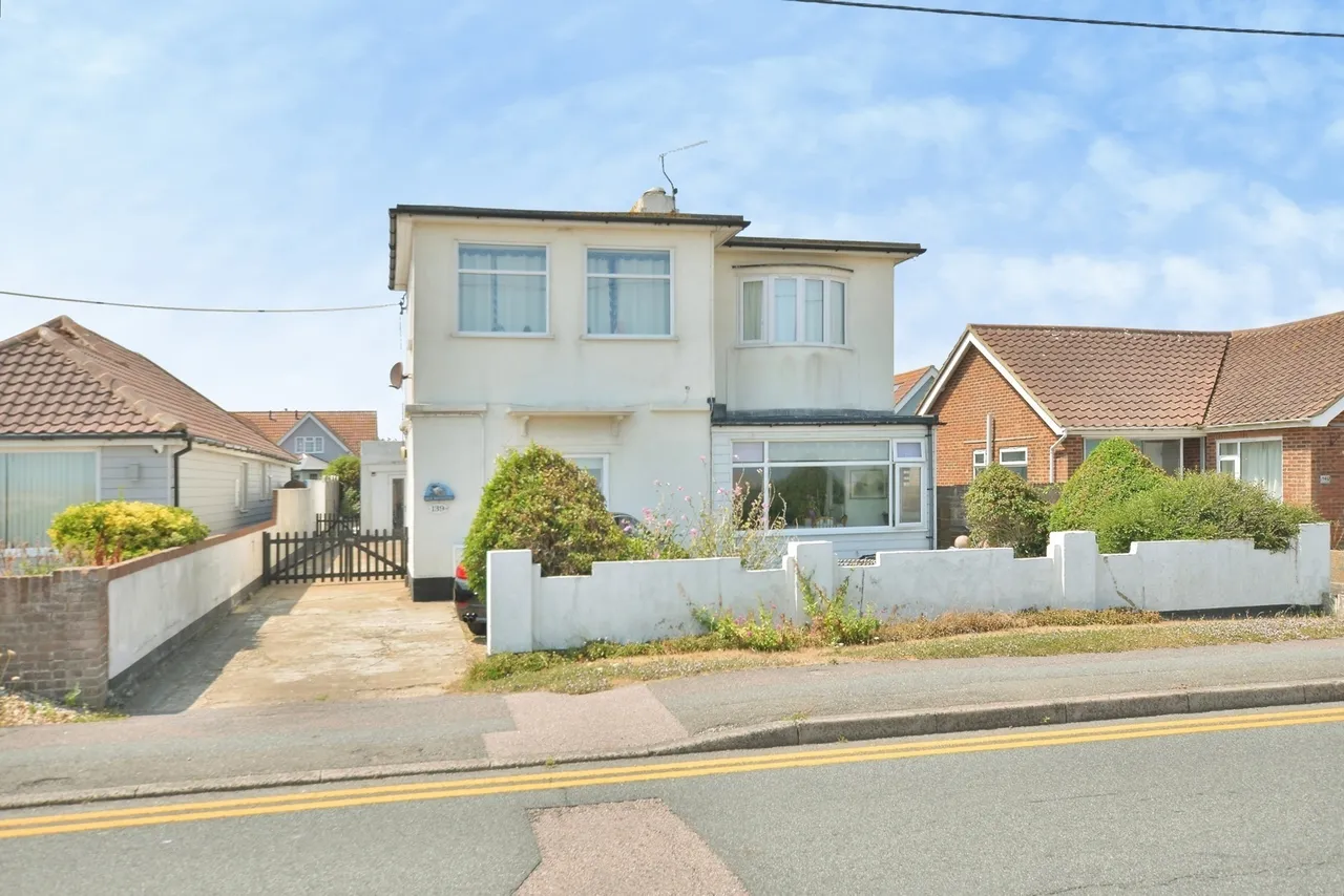 2 bed flat for sale — Coast Drive, Lydd on Sea, Romney Marsh, Kent, TN29