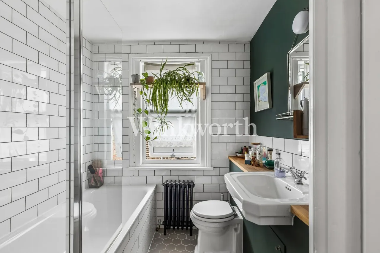 Wightman Road, London, N4, photo 31
