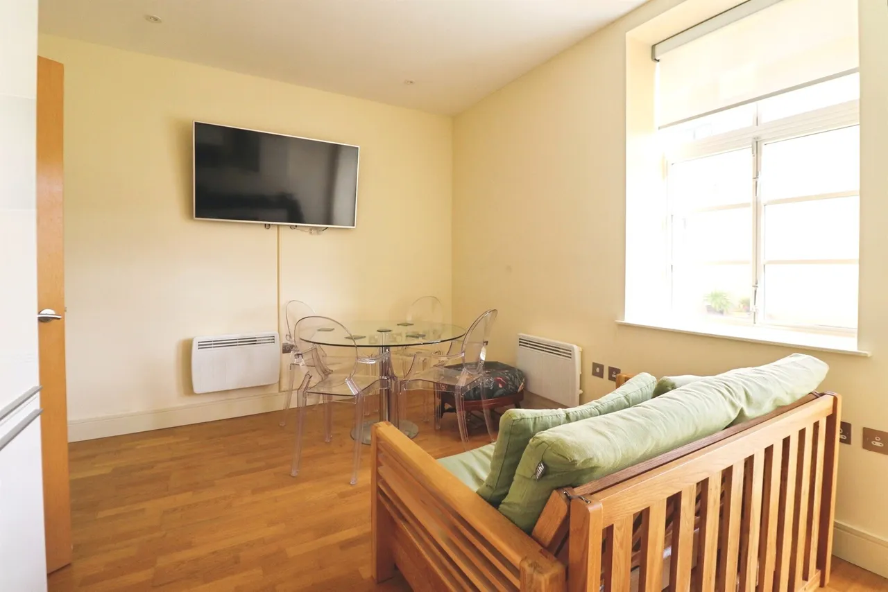 Hayes Road, Penarth, CF64, photo 5