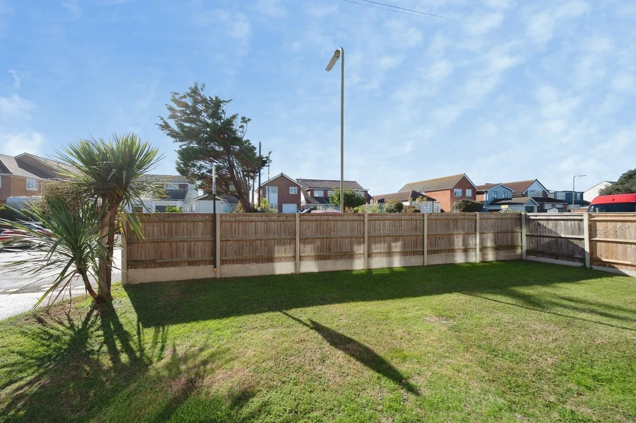 Southwood Road, Hayling Island, PO11, photo 13