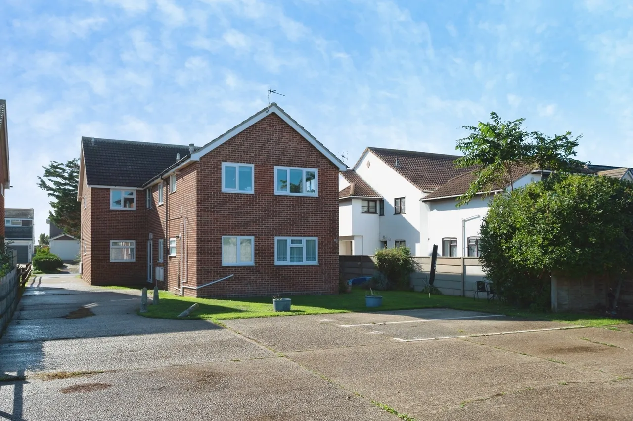 Southwood Road, Hayling Island, PO11, photo 14