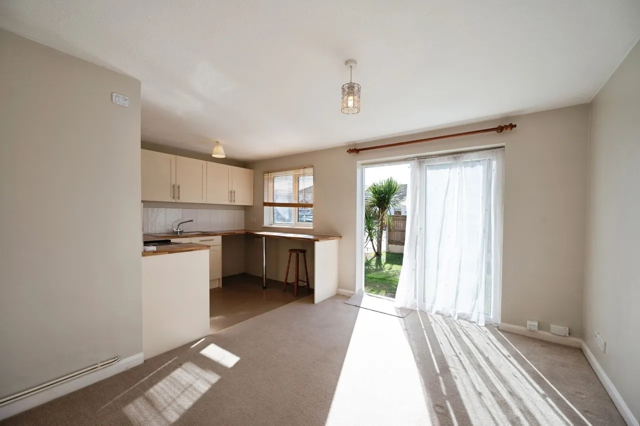Southwood Road, Hayling Island, PO11, photo 3