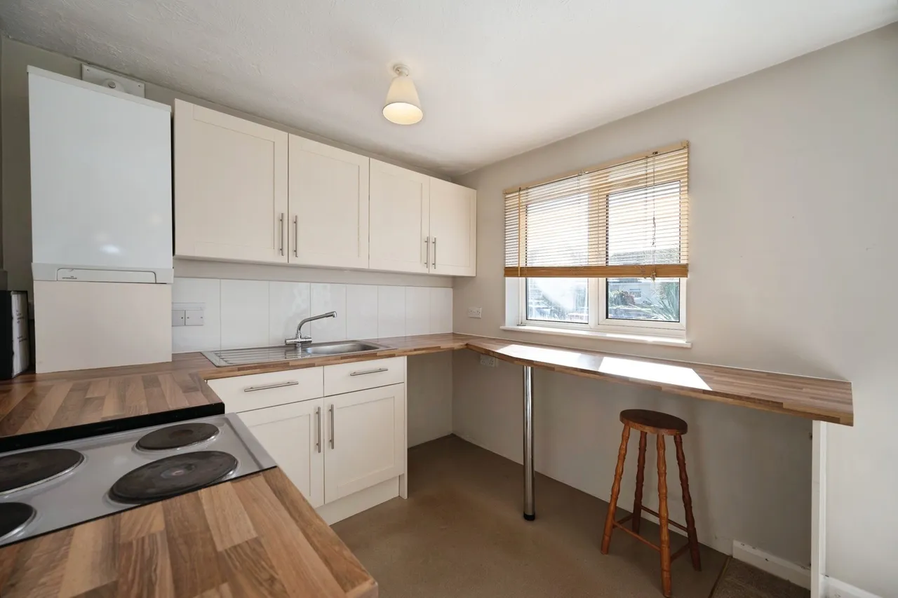 Southwood Road, Hayling Island, PO11, photo 10