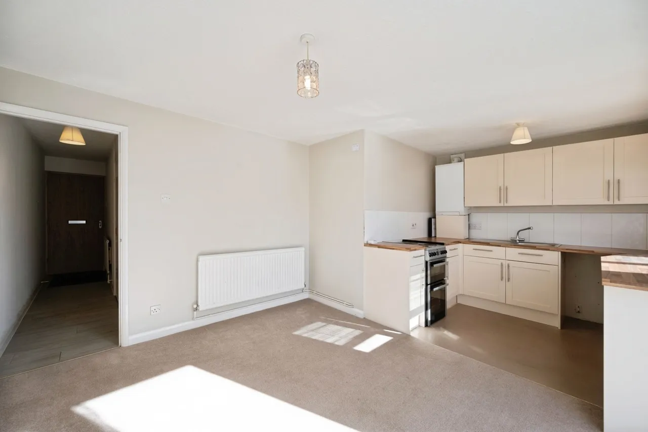 Southwood Road, Hayling Island, PO11, photo 9