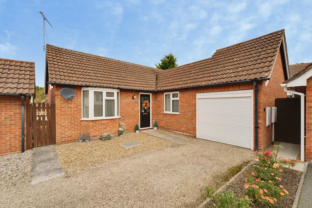 2 bed house for sale, Millers Close, Stowmarket, IP14