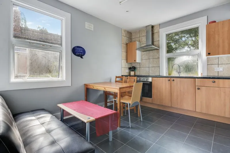 Stratford Road, London, E13, photo 2