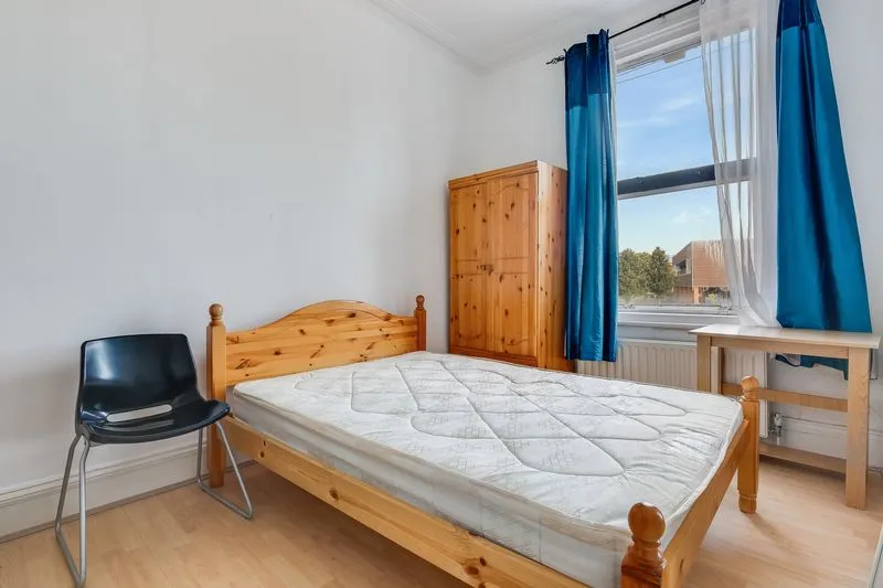 Stratford Road, London, E13, photo 4
