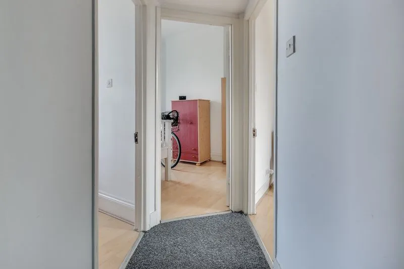 Stratford Road, London, E13, photo 10