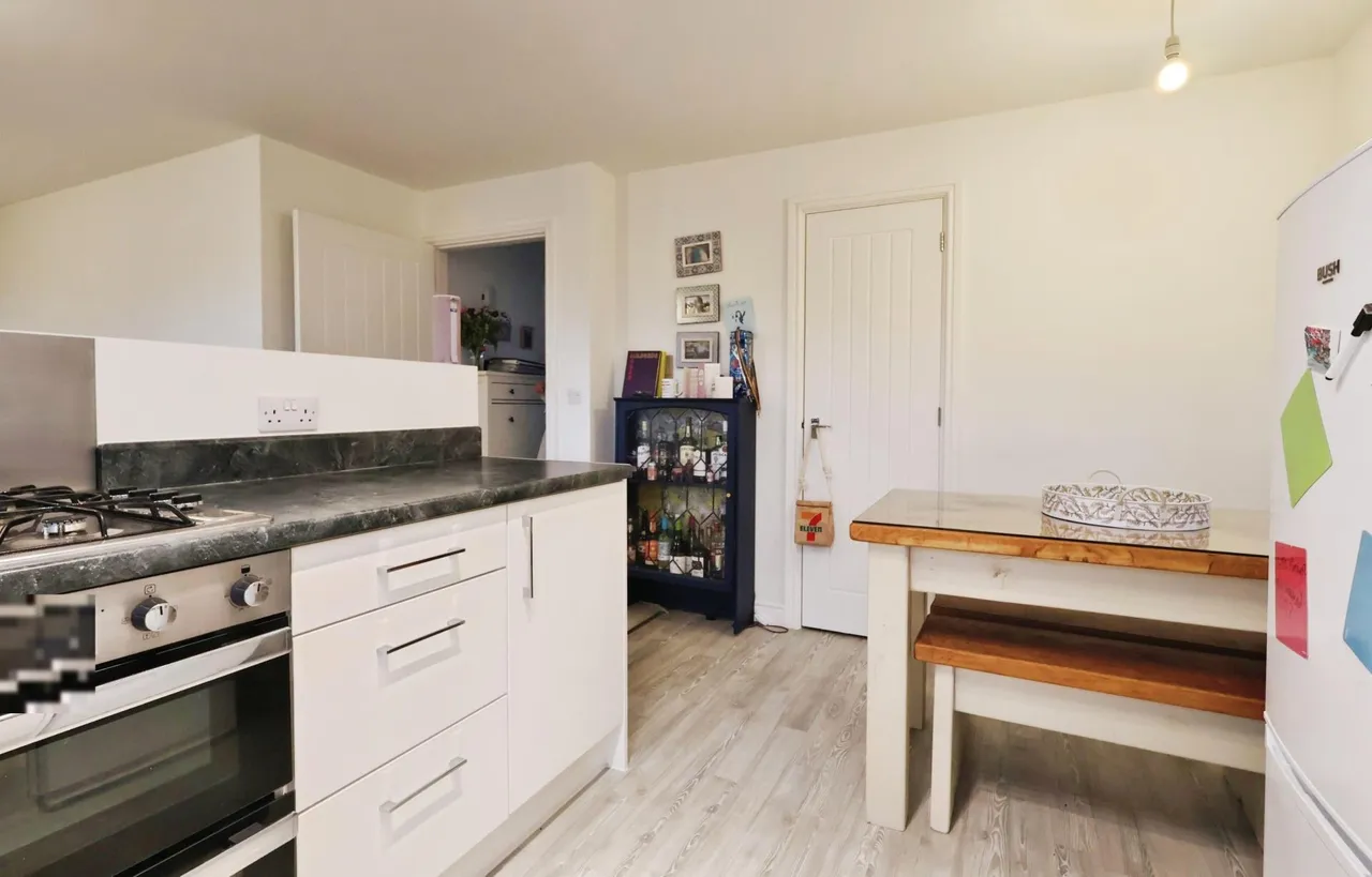 Greenfield Avenue, Ickleford, photo 8