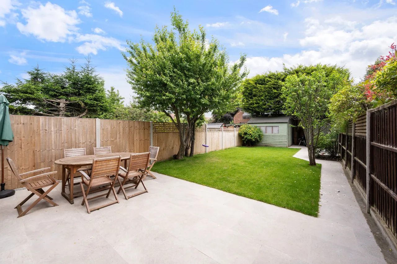 The Green, Morden, SM4, photo 3