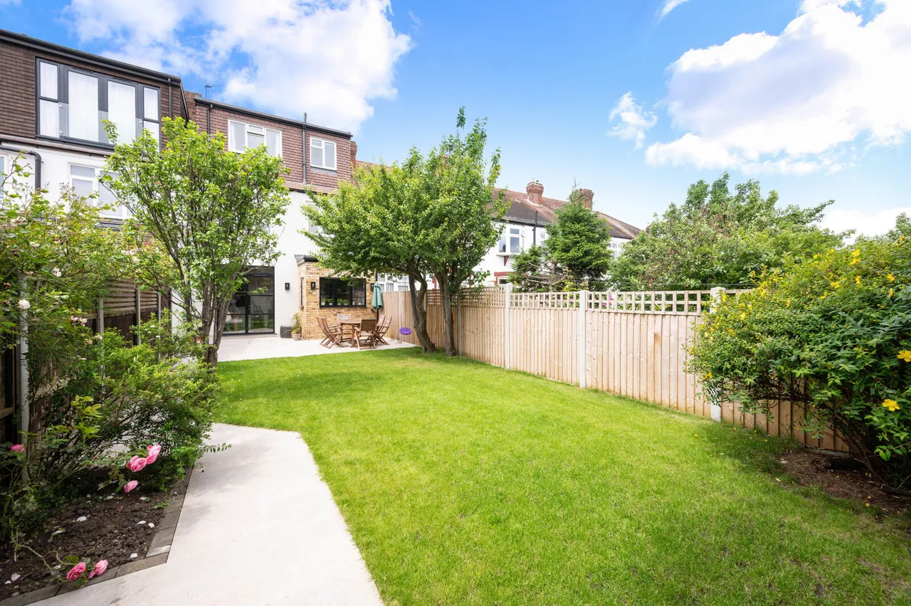 The Green, Morden, SM4, photo 17