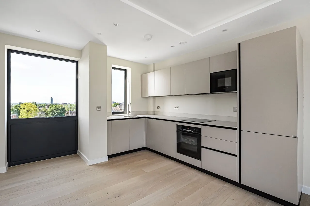Warwick Road, London, W5, photo 4