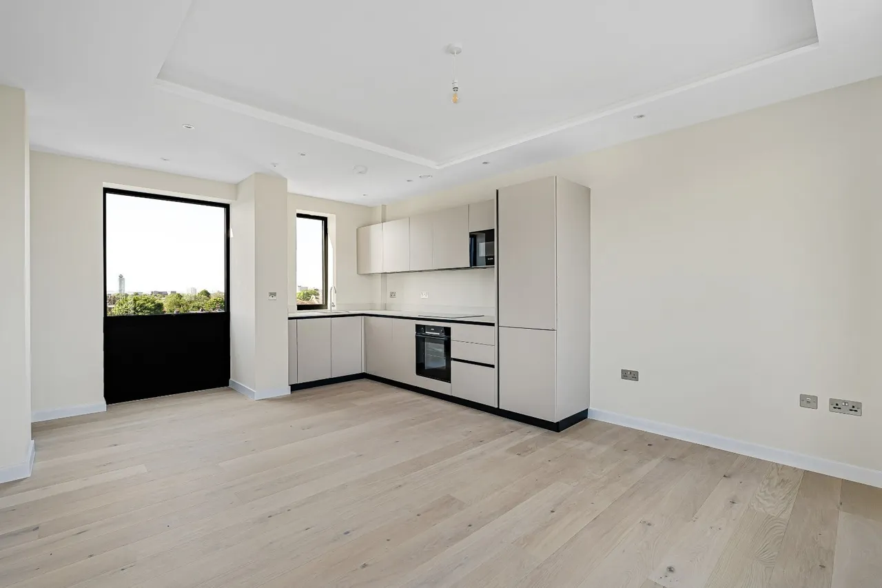 Warwick Road, London, W5, photo 12