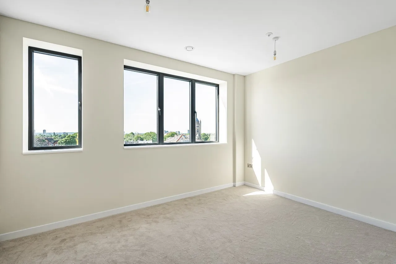 Warwick Road, London, W5, photo 9