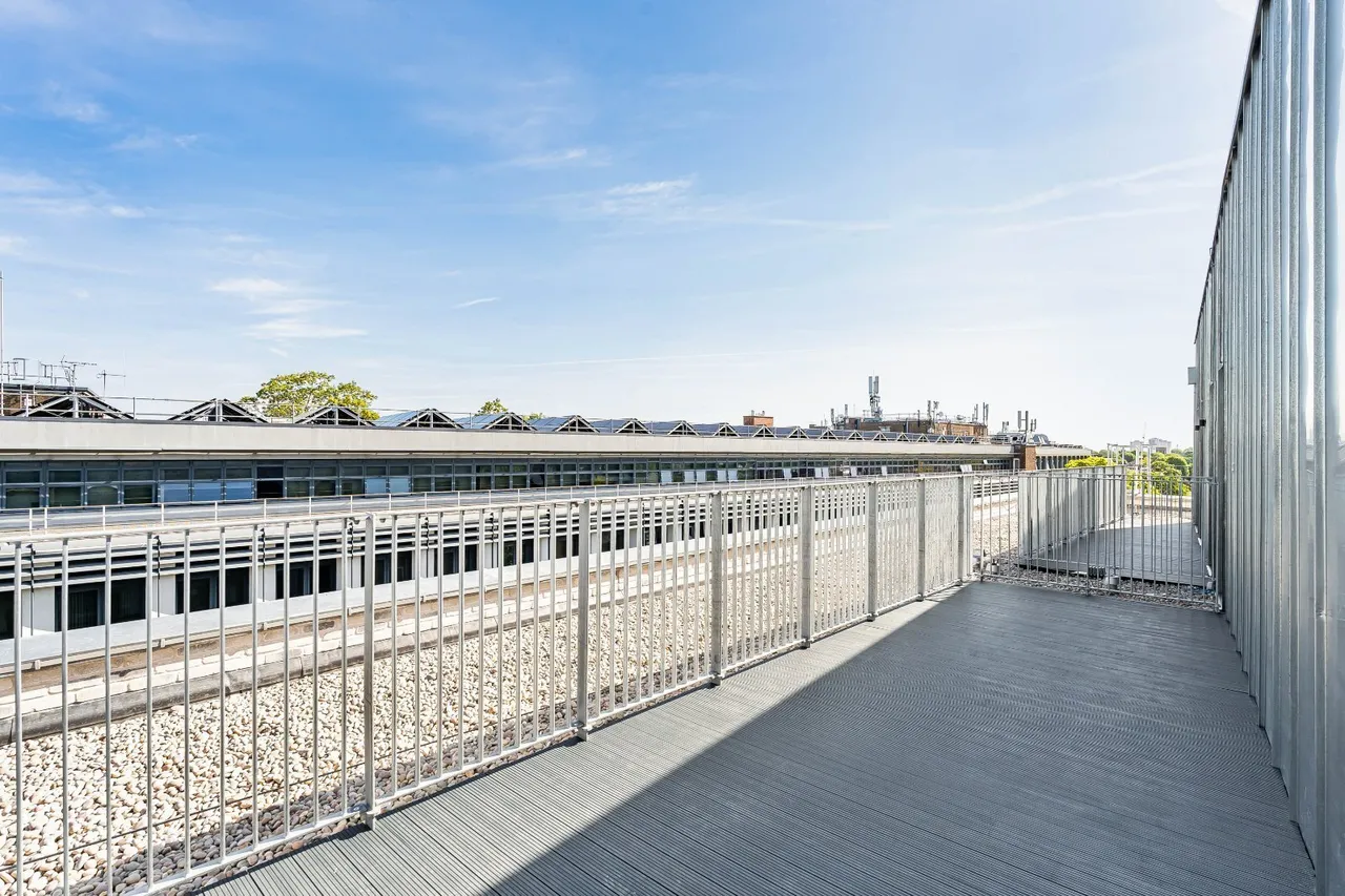 Warwick Road, London, W5, photo 13