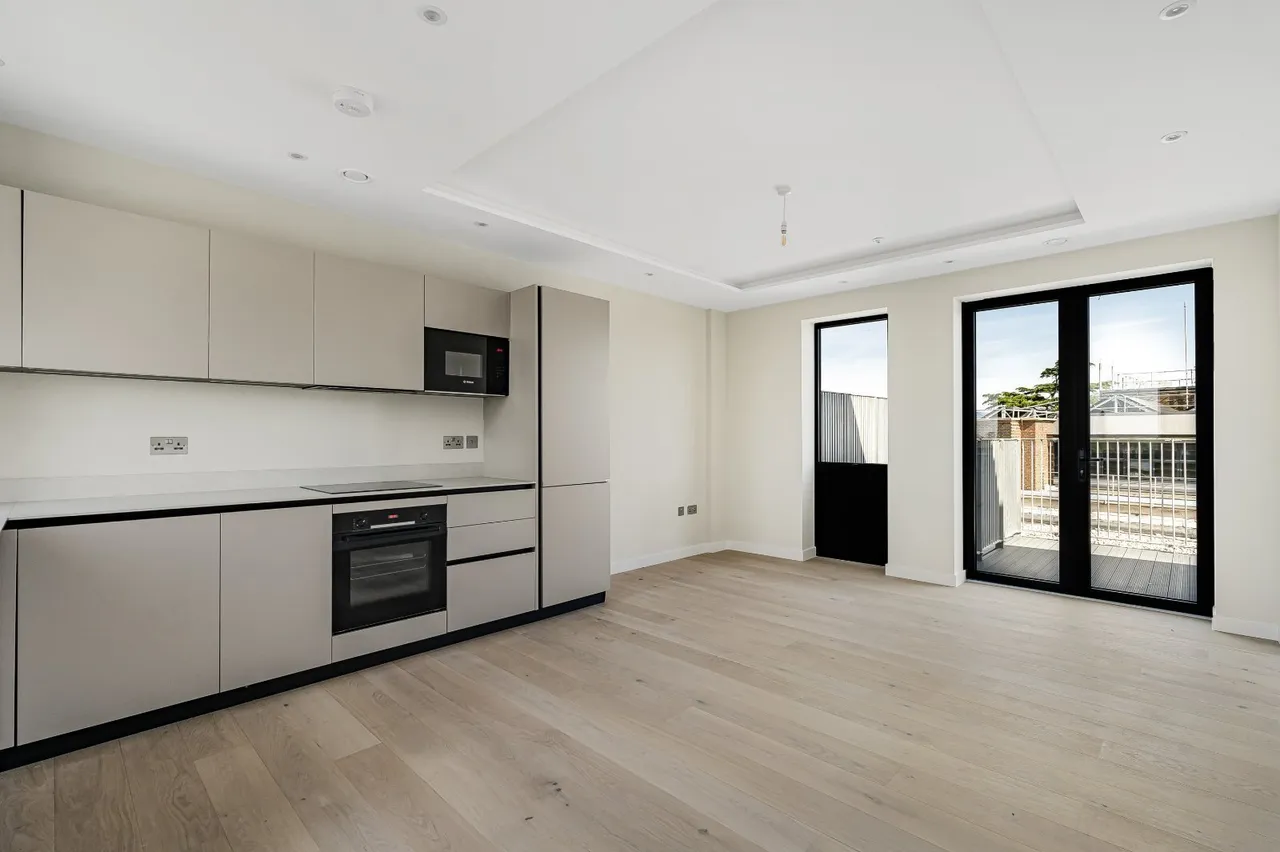 Warwick Road, London, W5, photo 6