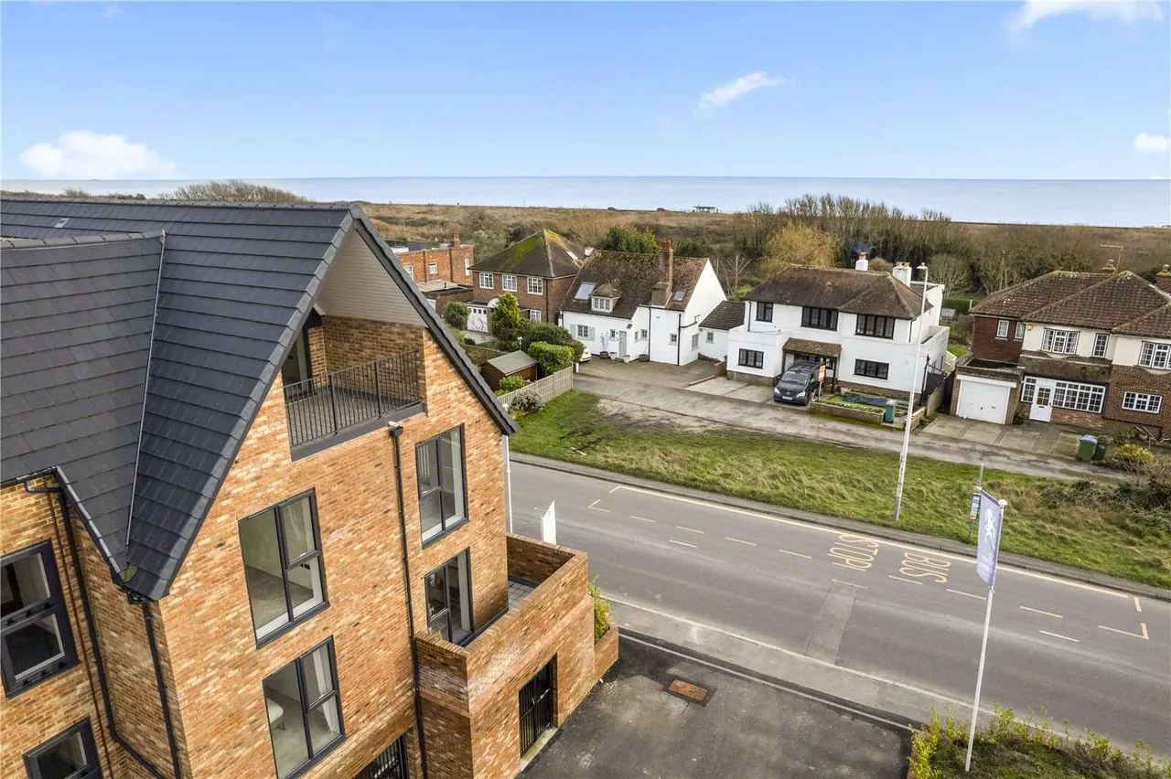 Seabrook Road, Hythe, Kent, CT21 5FL, photo 4
