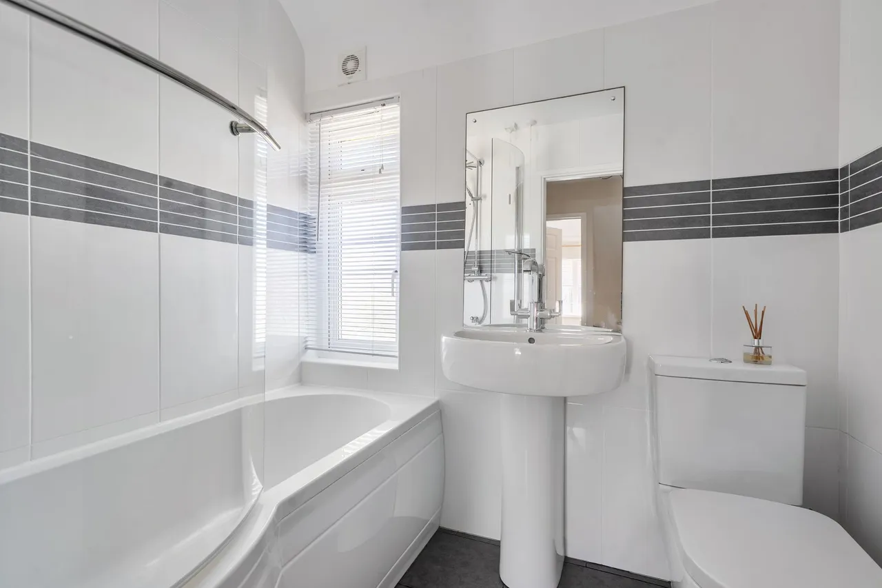 Bosmere Gardens, Emsworth, PO10, photo 14