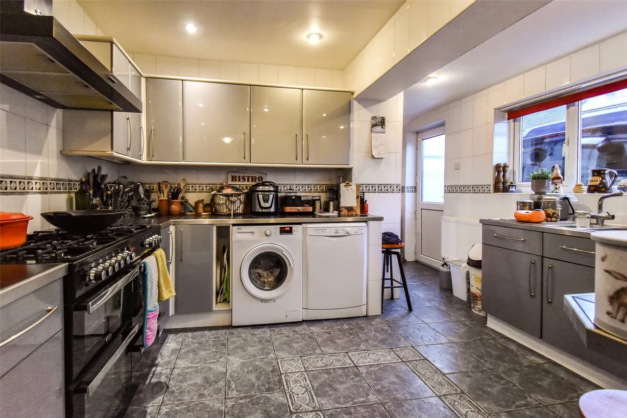 Alexandra Road, Aldershot, Hampshire, GU11 1QN, photo 10